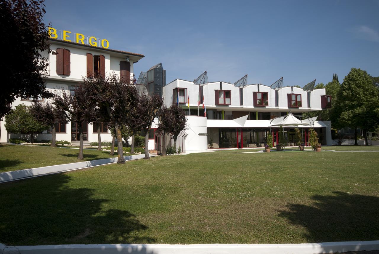 Albergo Ristorante Da Domenico Monte San Savino Buitenkant foto