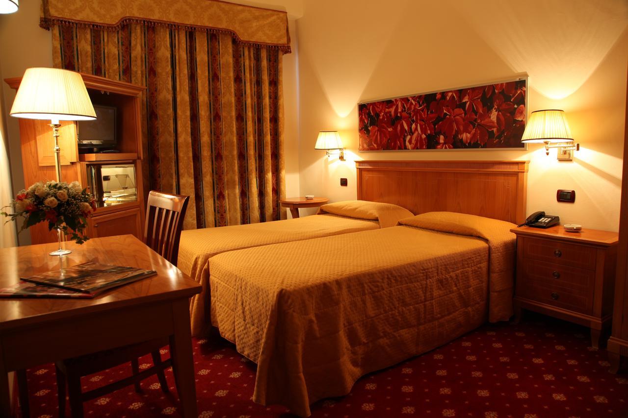 Albergo Ristorante Da Domenico Monte San Savino Buitenkant foto